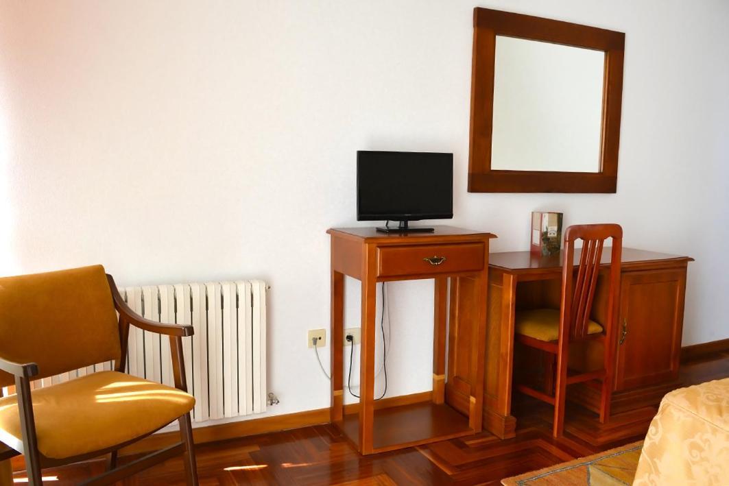 Hotel Os Caracoles Pereiro de Aguiar Екстериор снимка