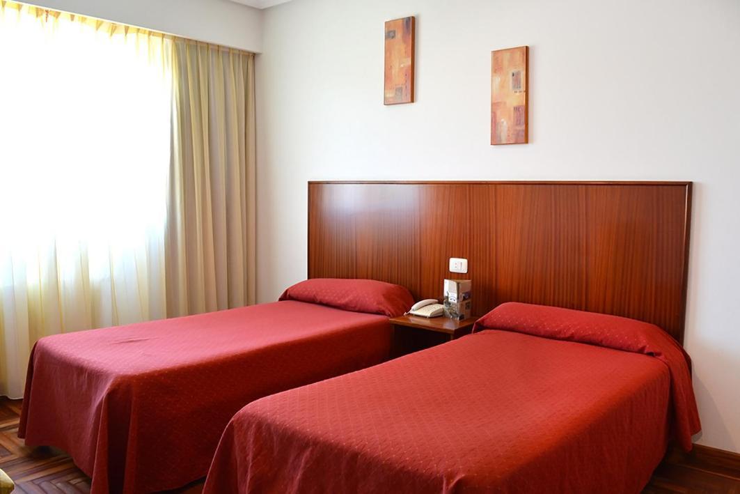 Hotel Os Caracoles Pereiro de Aguiar Екстериор снимка