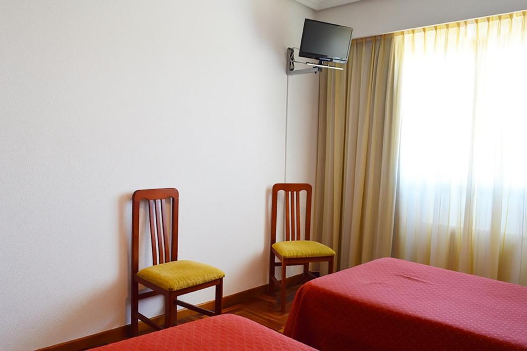 Hotel Os Caracoles Pereiro de Aguiar Екстериор снимка